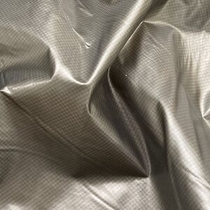 Nylon Rip-Stop 7D, kalentroitu 19 g/m², Musta (8560)